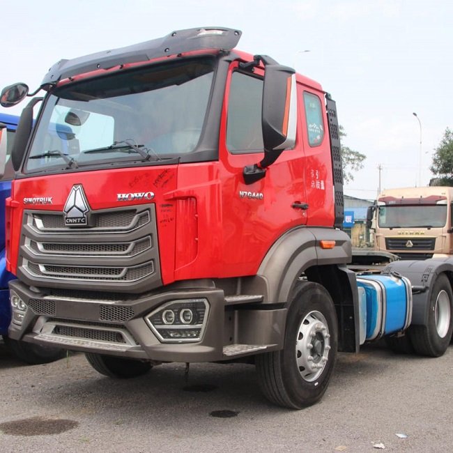 Used Howo Tractor Trucks N7G440 Red